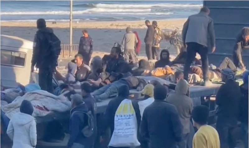 以色列29日袭击了加沙城西南部等待救援物资的巴勒斯坦人，造成至少104人死亡、760人受伤