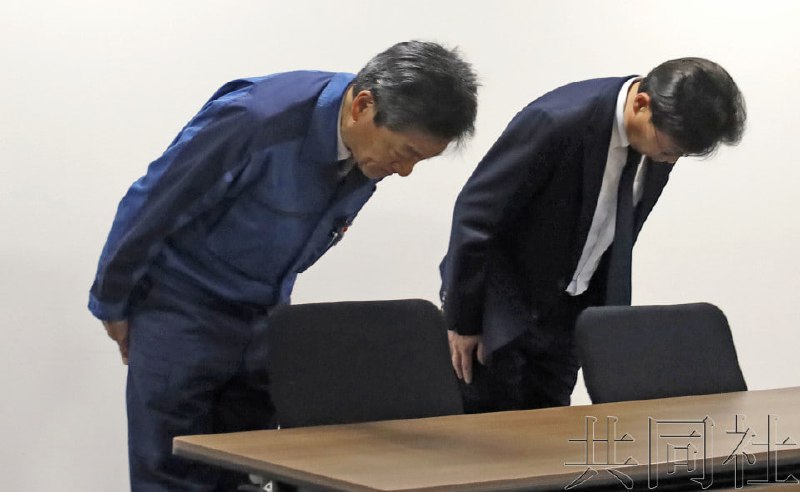 日本东京电力公司8日表示，福岛第一核电站发生漏水的高温焚烧炉厂房外墙的排气口有16个需手动开关的阀门，执行清理作业时应手动打开后再手动关闭，但却有10个没有关闭导致漏水