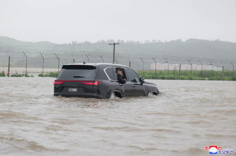 中央气象台30日10时继续发布暴雨橙色预警