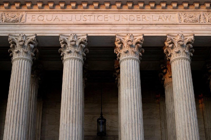 美国总统拜登29日发表评论文章，提议改革最高法院和取消总统豁免权