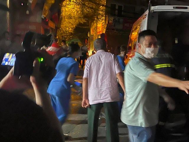 9月12日23时22分，越南河内市青春郡姜下街一公寓楼发生火灾，造成至少40人死亡、54人送医