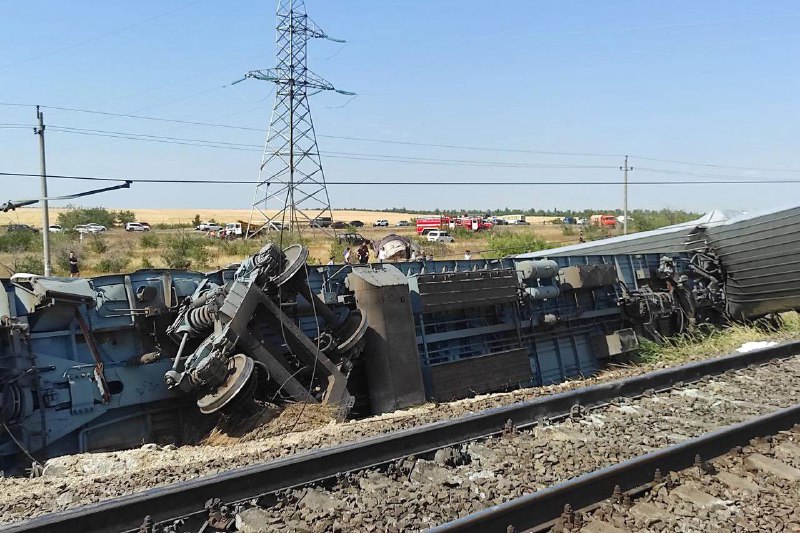 俄罗斯伏尔加格勒州发生客运列车与卡车相撞事故