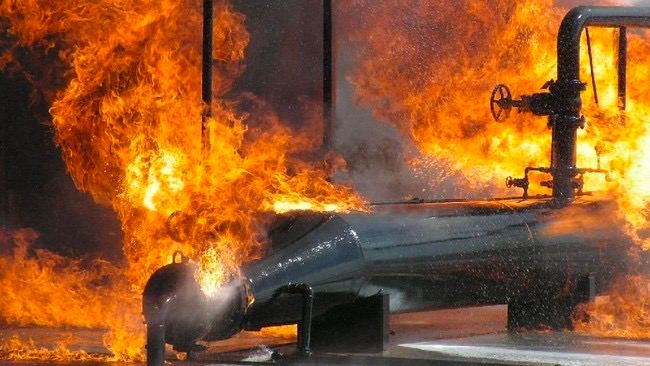 印度尼西亚中苏拉威西省的一家中国镍厂发生冶炼炉爆炸，造成至少5名中国工人和8名印尼工人死亡，约38人受伤，部分伤者情况危急