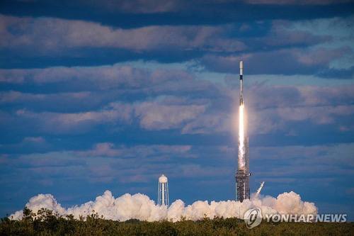 韩国第二颗军事侦察卫星8日发射升空进入太空轨道，并与地面站成功进行通信